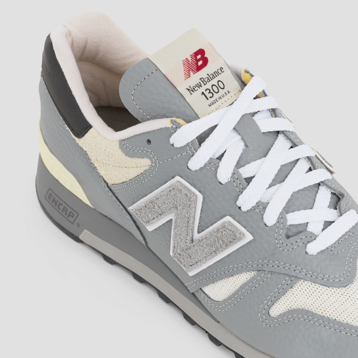 New Balance M 1300 Made in USA Seasonal Freizeitschuhe in GRAU