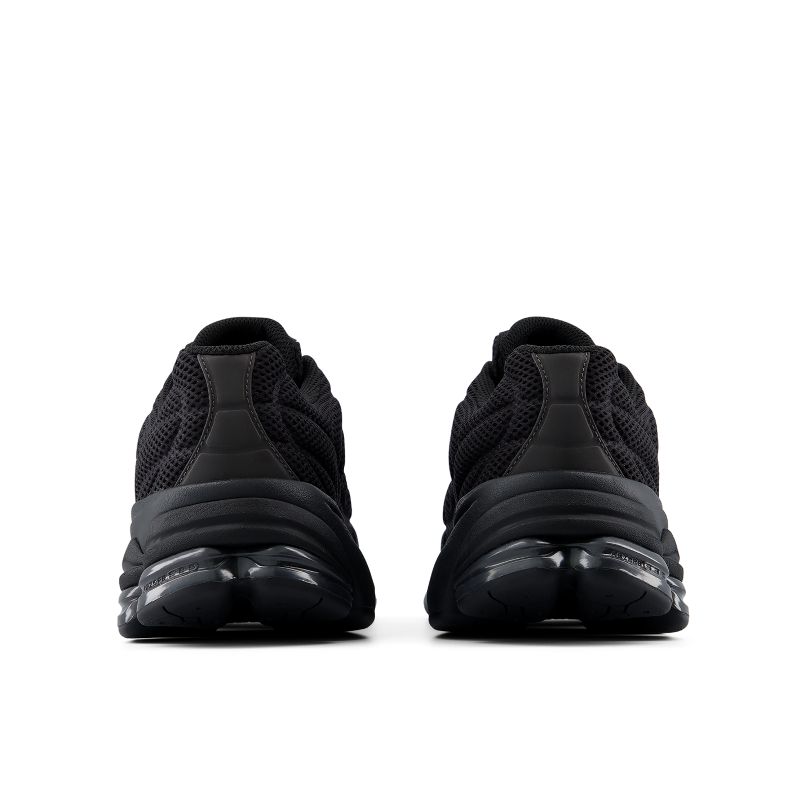 New Balance 5030 Blackout in SCHWARZ