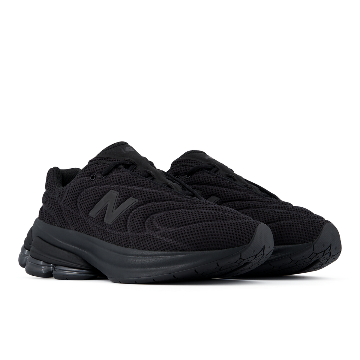 New Balance 5030 Blackout in SCHWARZ