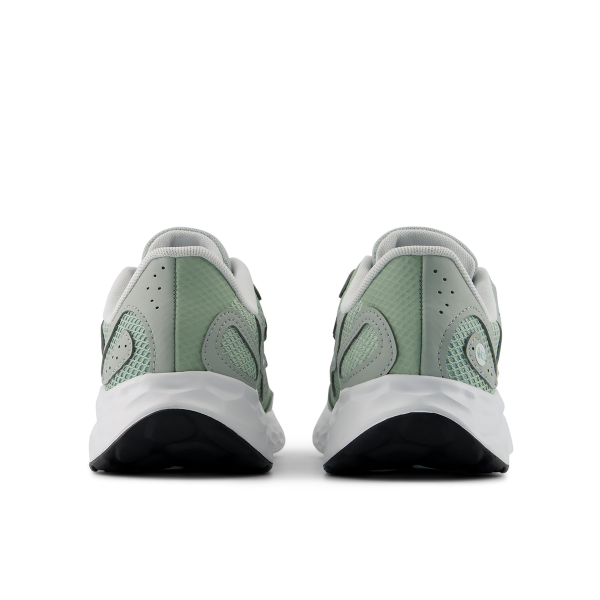 New Balance Arishi Tiralux v4 in GRÜN