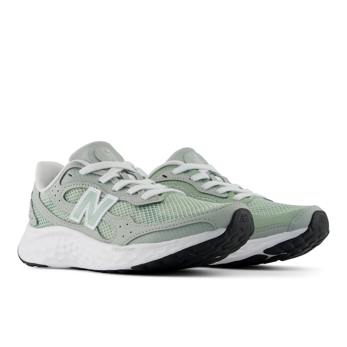 New Balance Arishi Tiralux v4 in GRÜN