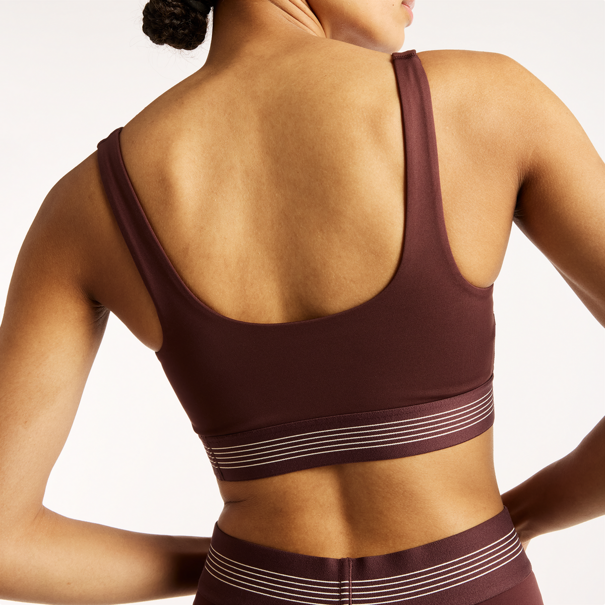 New Balance W AC Train Bra in ROT