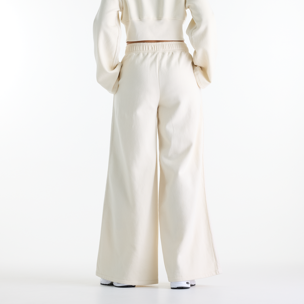New Balance W Brushed Coastal Fleece Pant in BEIGE