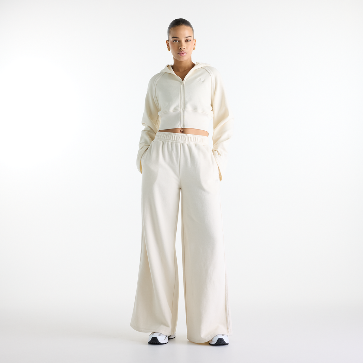 New Balance W Brushed Coastal Fleece Pant in BEIGE