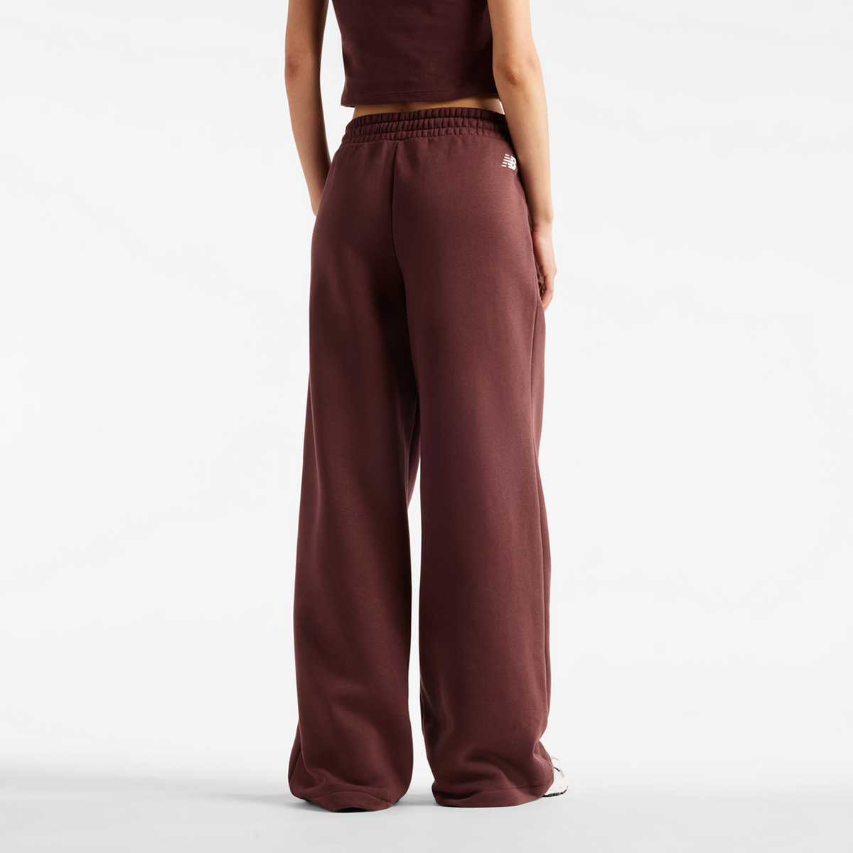 New Balance W Trackside Fleece Pant in ROT