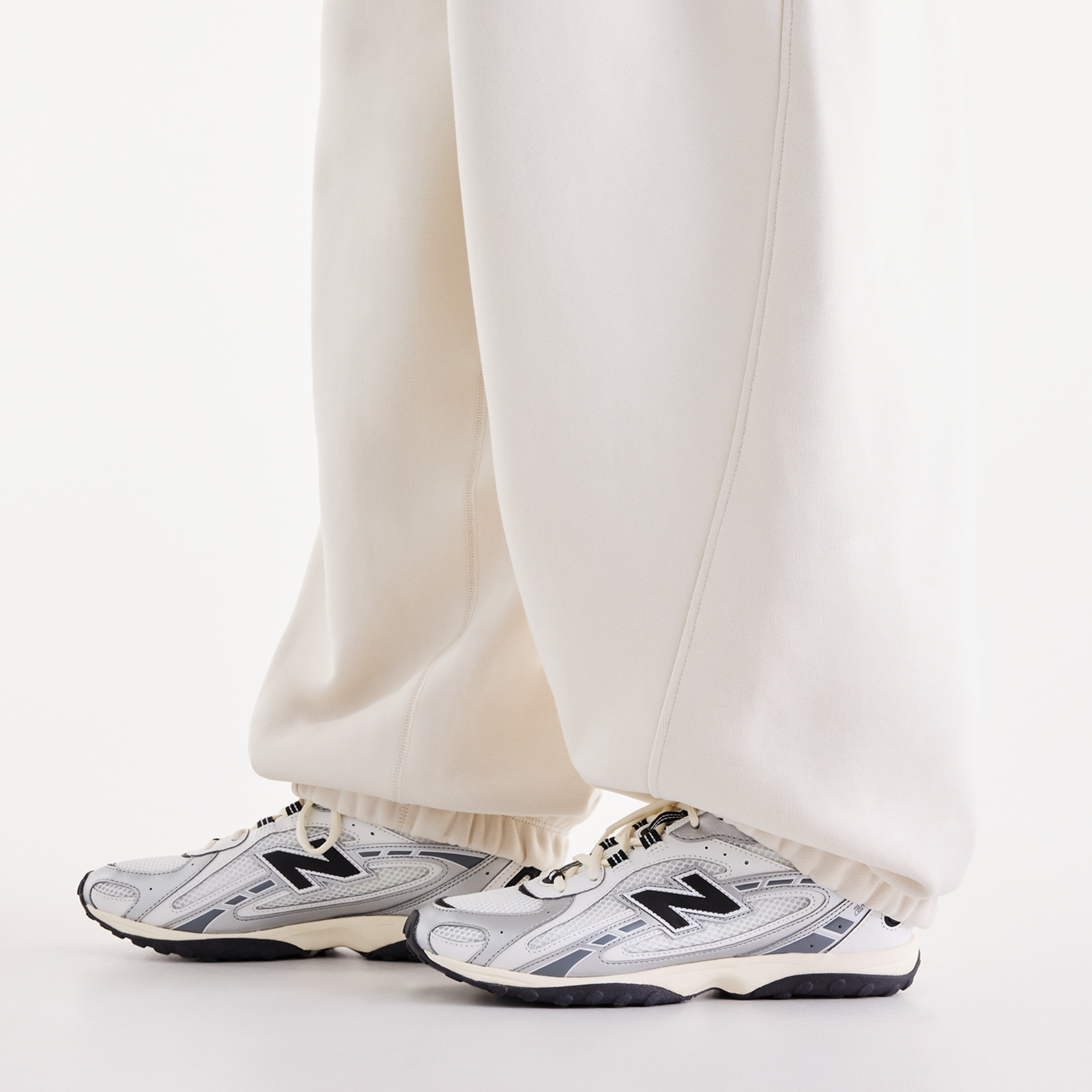 New Balance W Athletics Crafted Fleece Pant in BEIGE