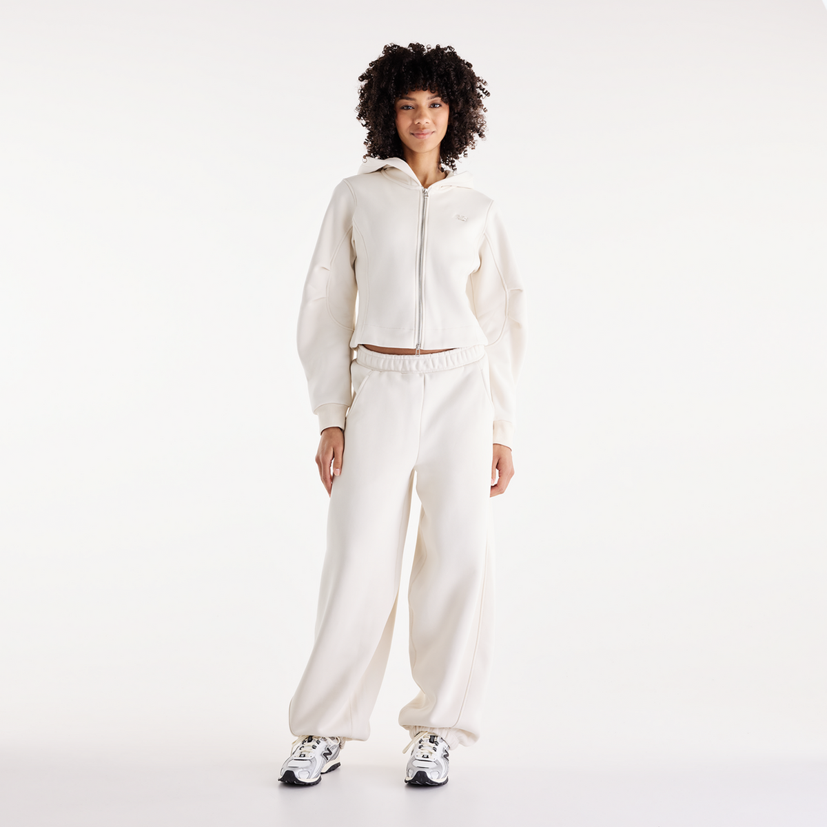 New Balance W Athletics Crafted Fleece Full Zip in BEIGE