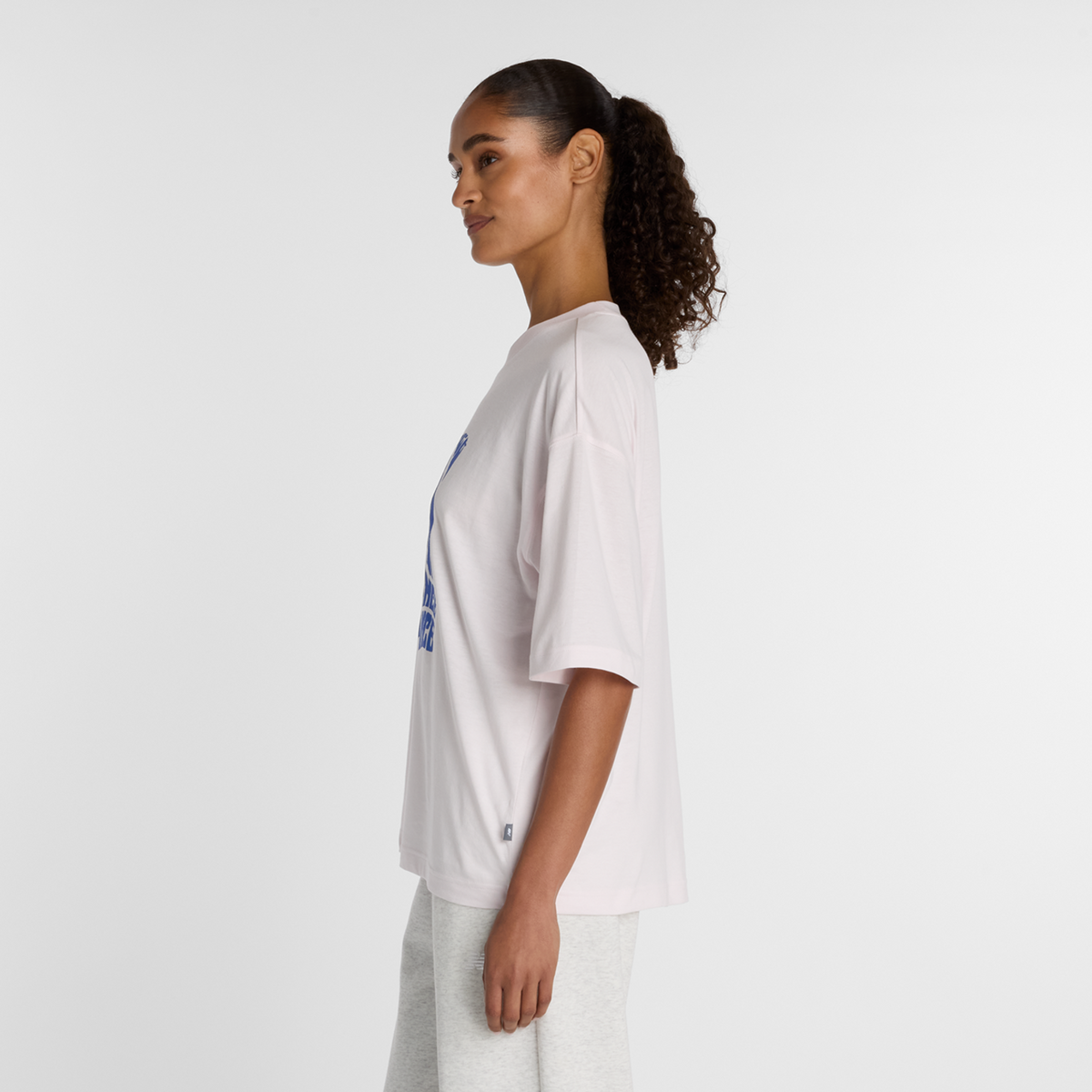 New Balance W Wavey Relaxed T-Shirt in