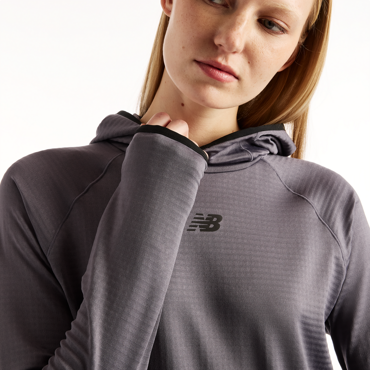 New Balance W RC Essential Heat Grid Hoodie in GRAU