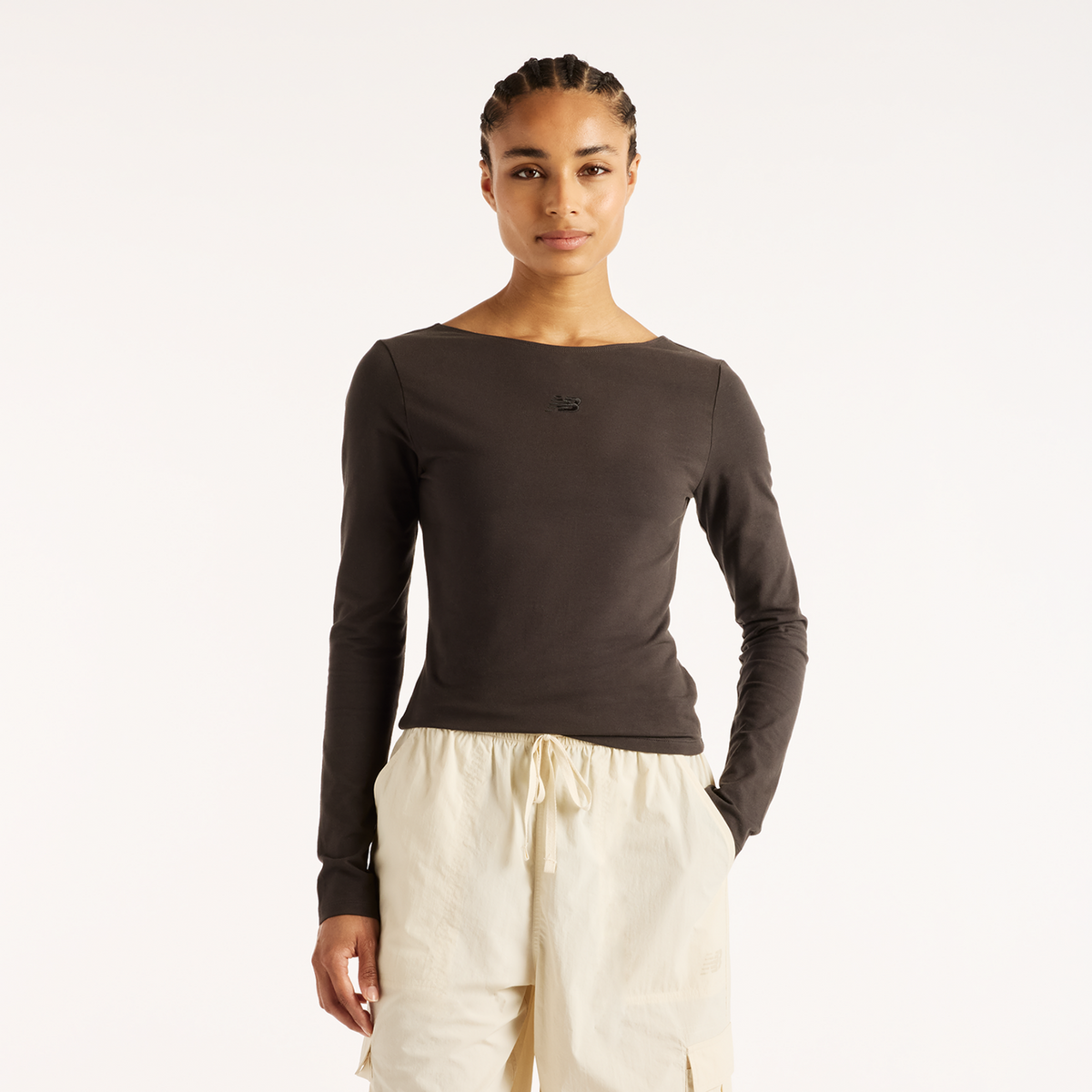 New Balance W Open-Back Fitted Long Sleeve in SCHWARZ