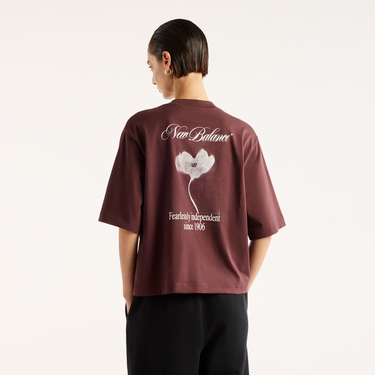 New Balance W Pressed Flowers Relaxed T-Shirt in ROT