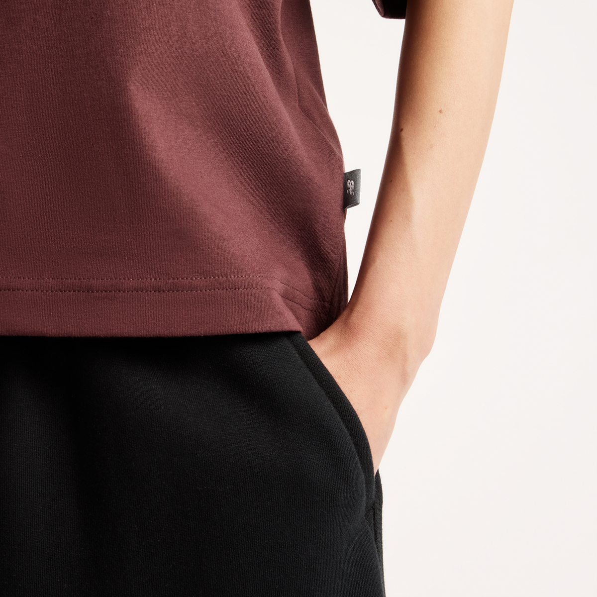 New Balance W Pressed Flowers Relaxed T-Shirt in ROT