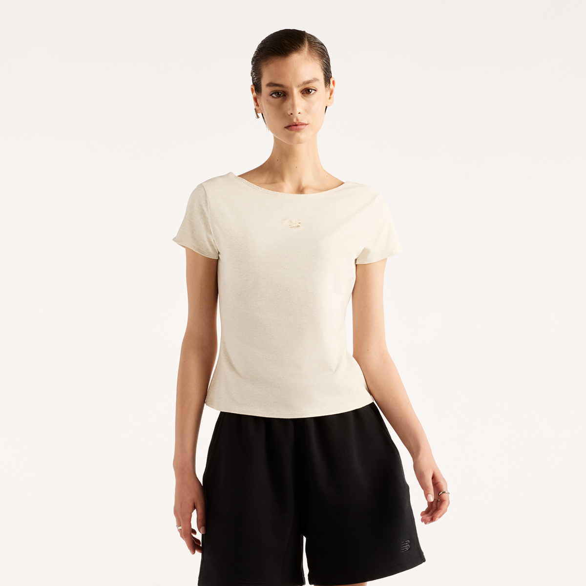 New Balance W Open-Back Fitted T-Shirt in