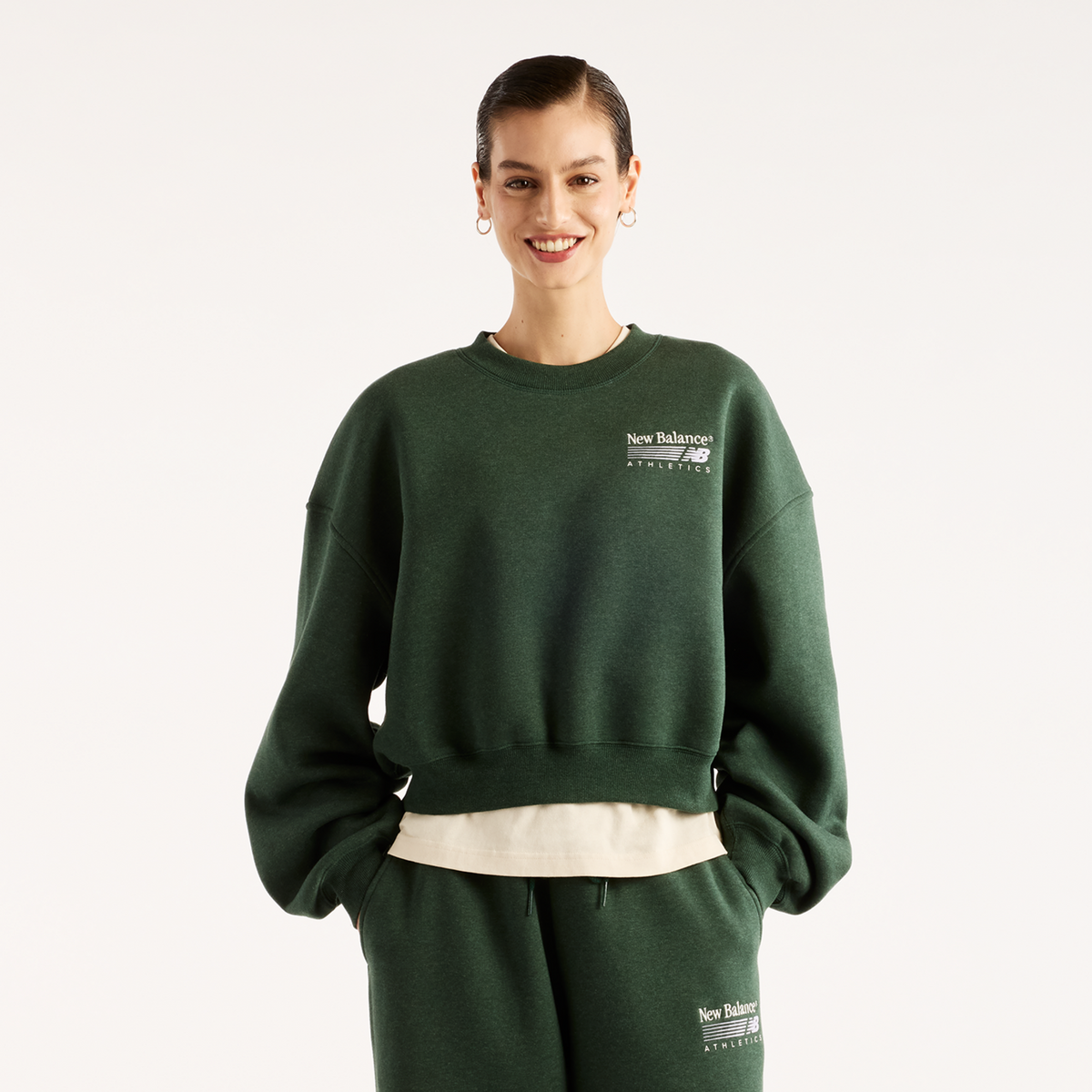 New Balance W Trackside Fleece Crew in GRÜN