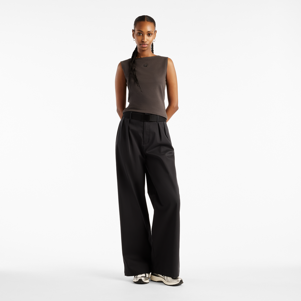 New Balance W Open-Back Fitted Tank in