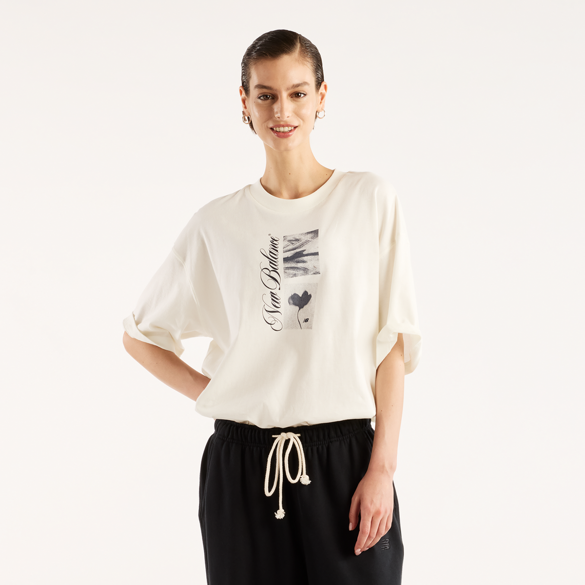 New Balance W Pressed Flowers Script Oversized T-Shirt in WEISS