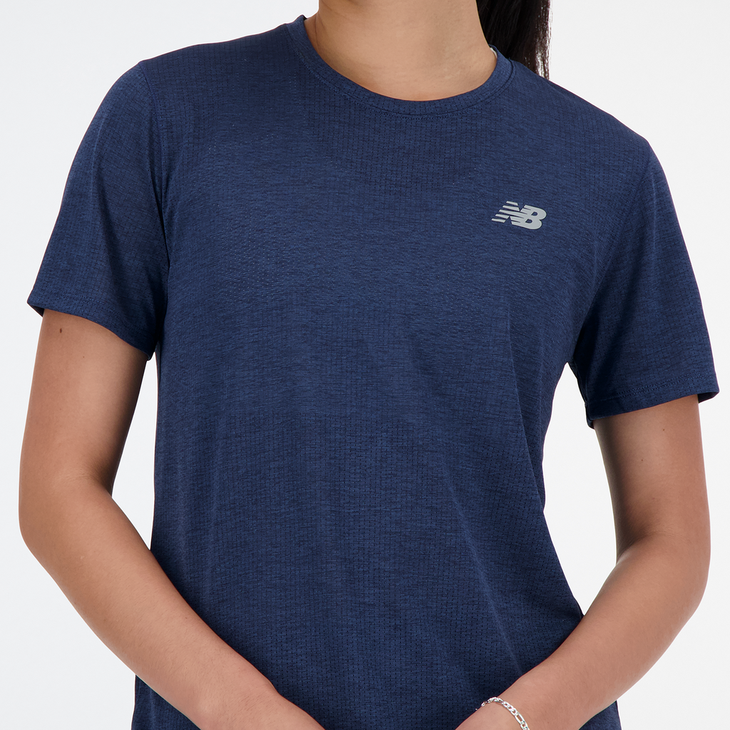 New Balance W NB Athletics Short Sleeve in BLAU