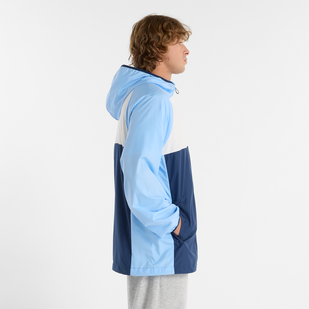 New Balance Athletics Packable Jacket in BLAU