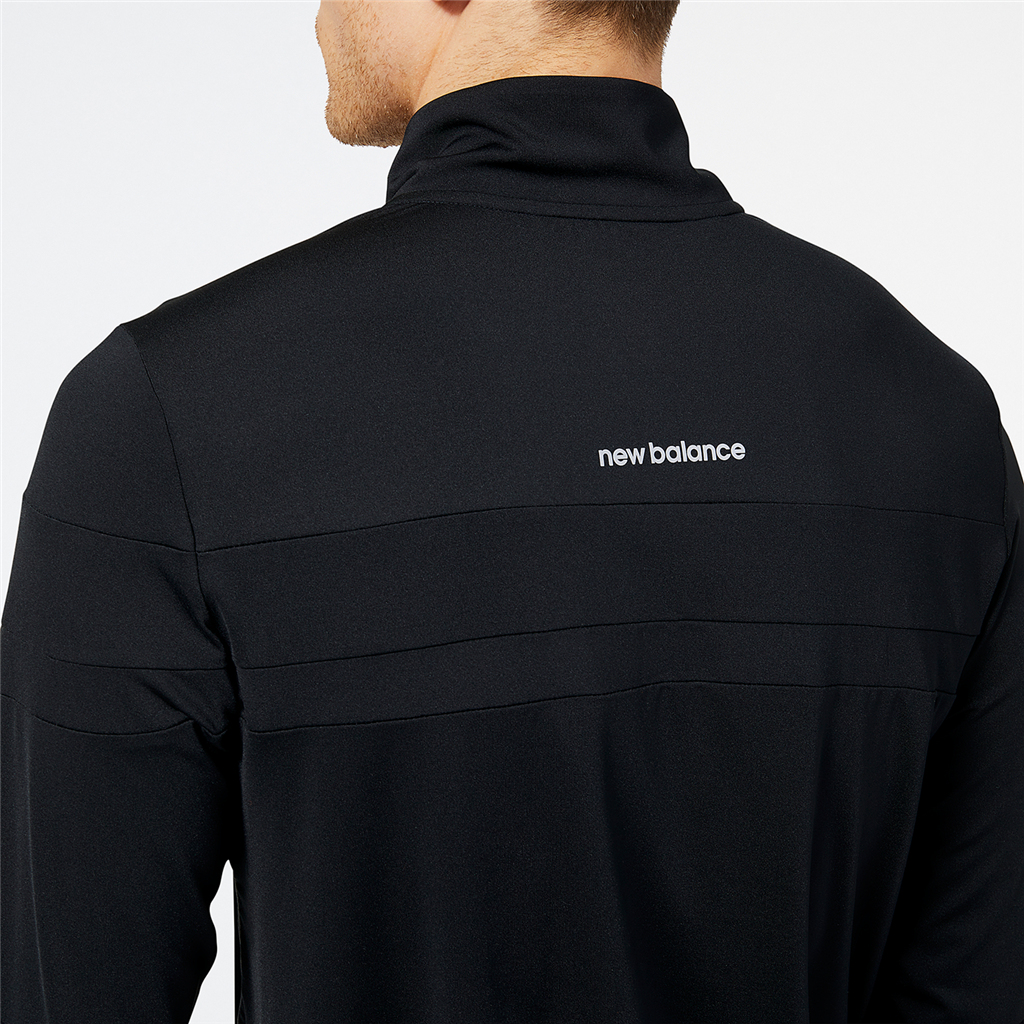 New Balance Accelerate Half Zip in SCHWARZ