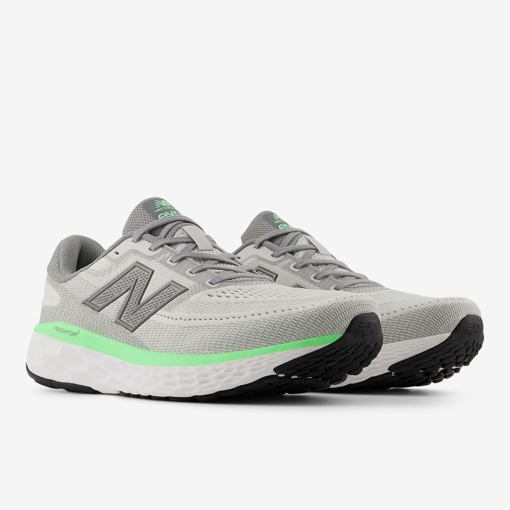 New Balance M Evoz v4 Laufschuhe in GRAU