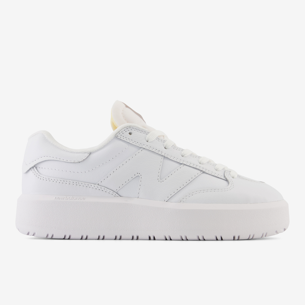 New Balance U 302 Essentials Freizeitschuhe in WEISS