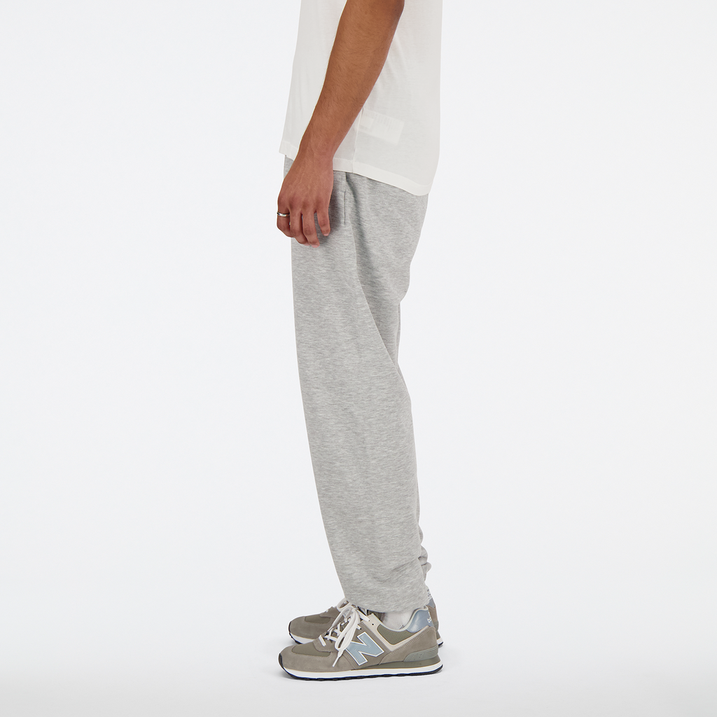New Balance Sport Essentials French Terry Jogger in GRAU