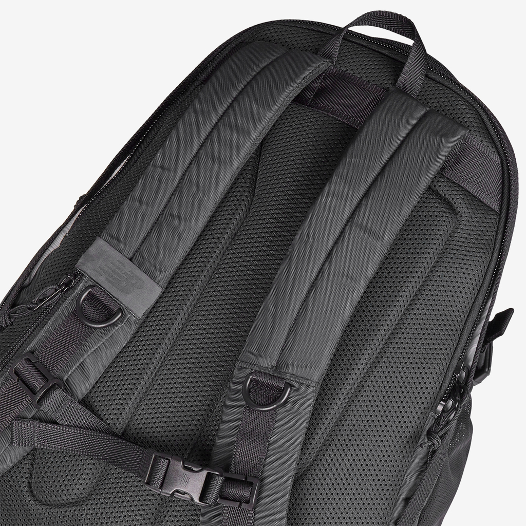 New Balance Athletics Advance Backpack in SCHWARZ