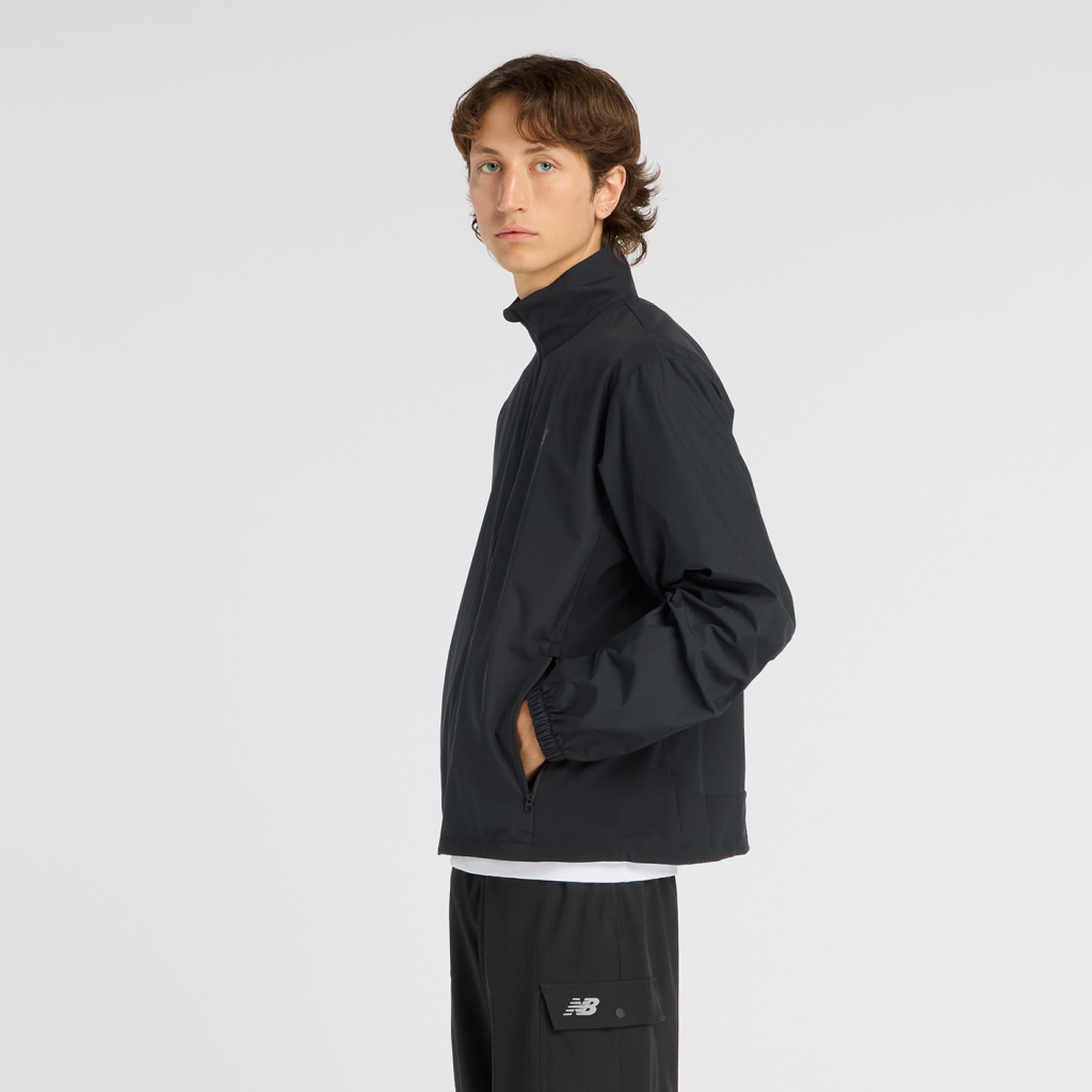 New Balance Fast Days Jacket in SCHWARZ
