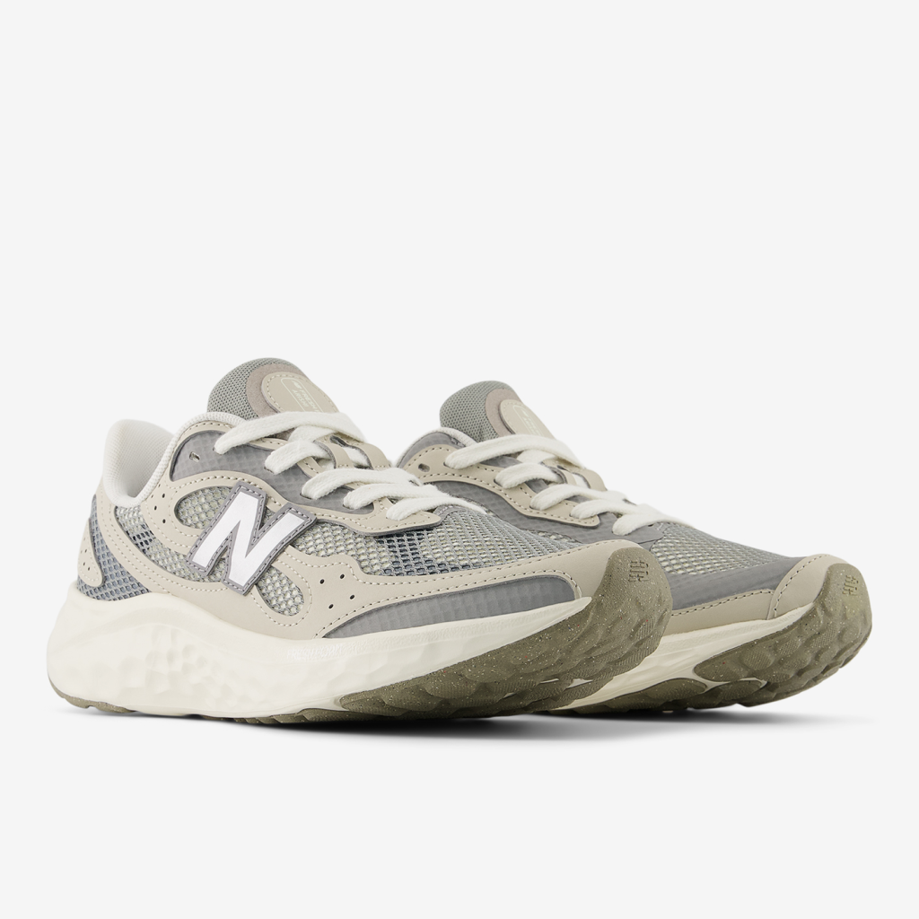 New Balance WARISTM4 Fresh Foam Arishi v4 Laufschuhe in BEIGE