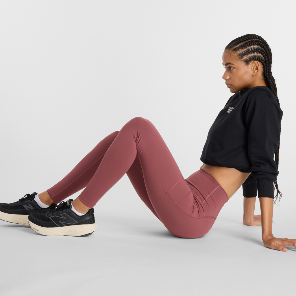 New Balance W NB Sleek Pocket High Rise Legging 27" in ROT