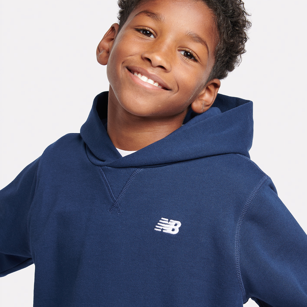 New Balance B New Balance French Terry Small Logo Hoodie in BLAU