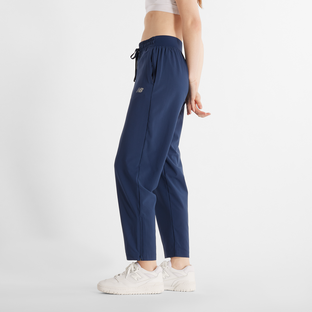 New Balance W Sport Essentials Performance Woven Pant in BLAU