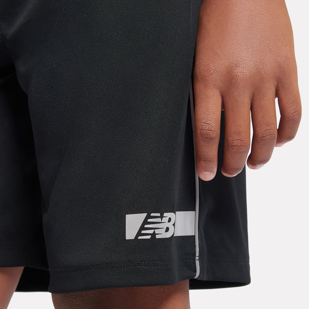 New Balance B NB Football Shorts in SCHWARZ
