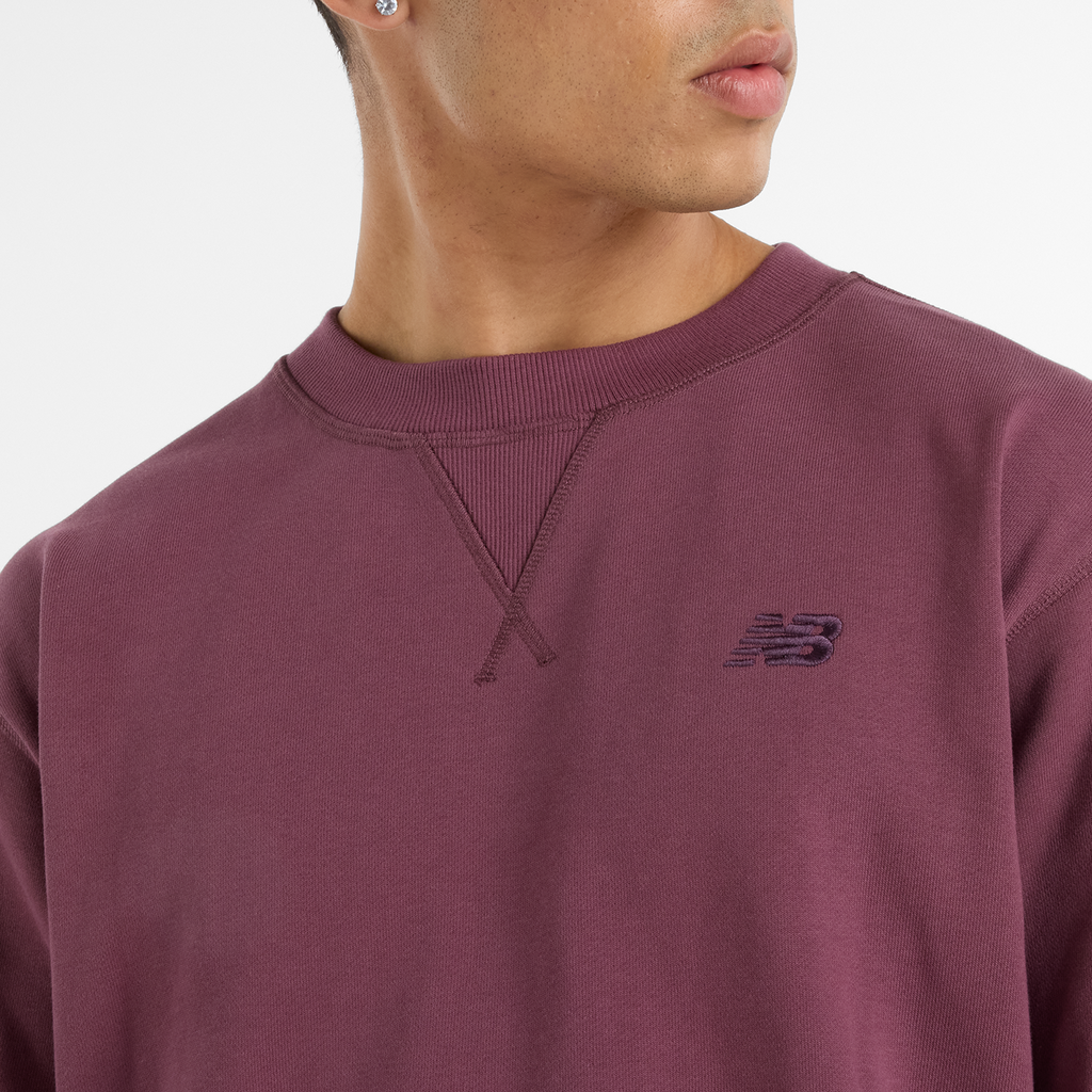 New Balance NB Athletics French Terry Crew in VIOLETT