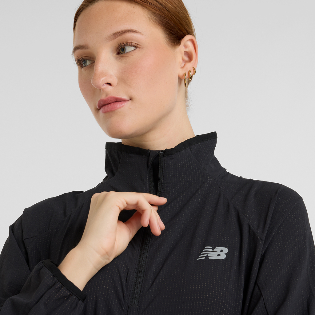 New Balance Ultra Light Half Zip in SCHWARZ