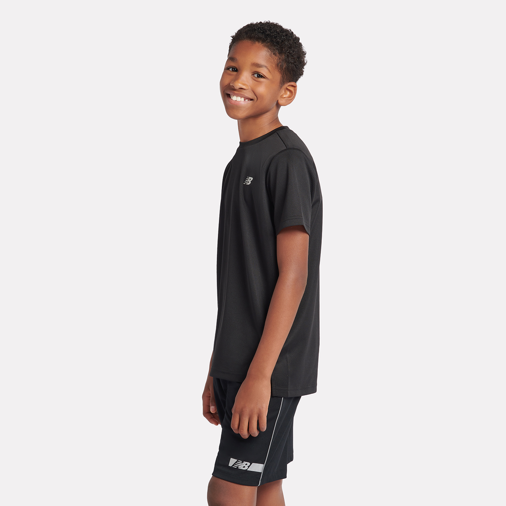 New Balance B NB Reflective Flying NB Tee in SCHWARZ