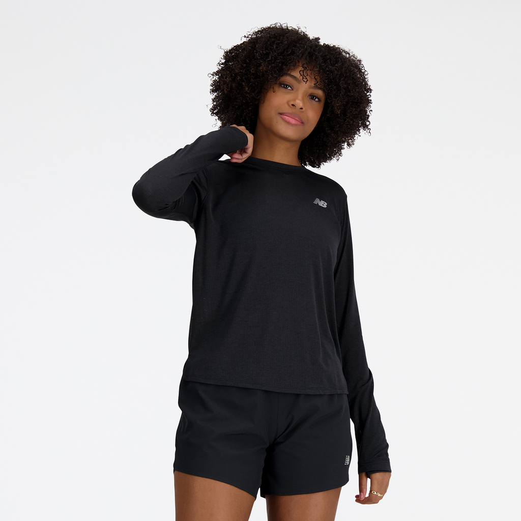 New Balance W NB Athletics Long Sleeve in SCHWARZ