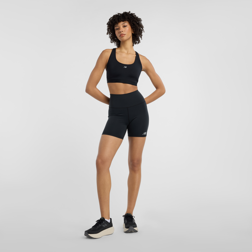 New Balance W NB Essential Run Bra in SCHWARZ