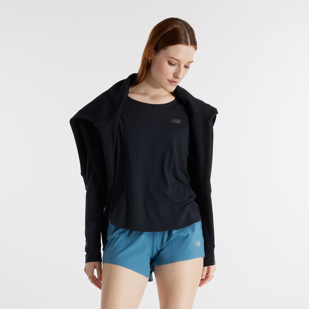 New Balance W Drapey Jersey Long Sleeve T-Shirt in SCHWARZ