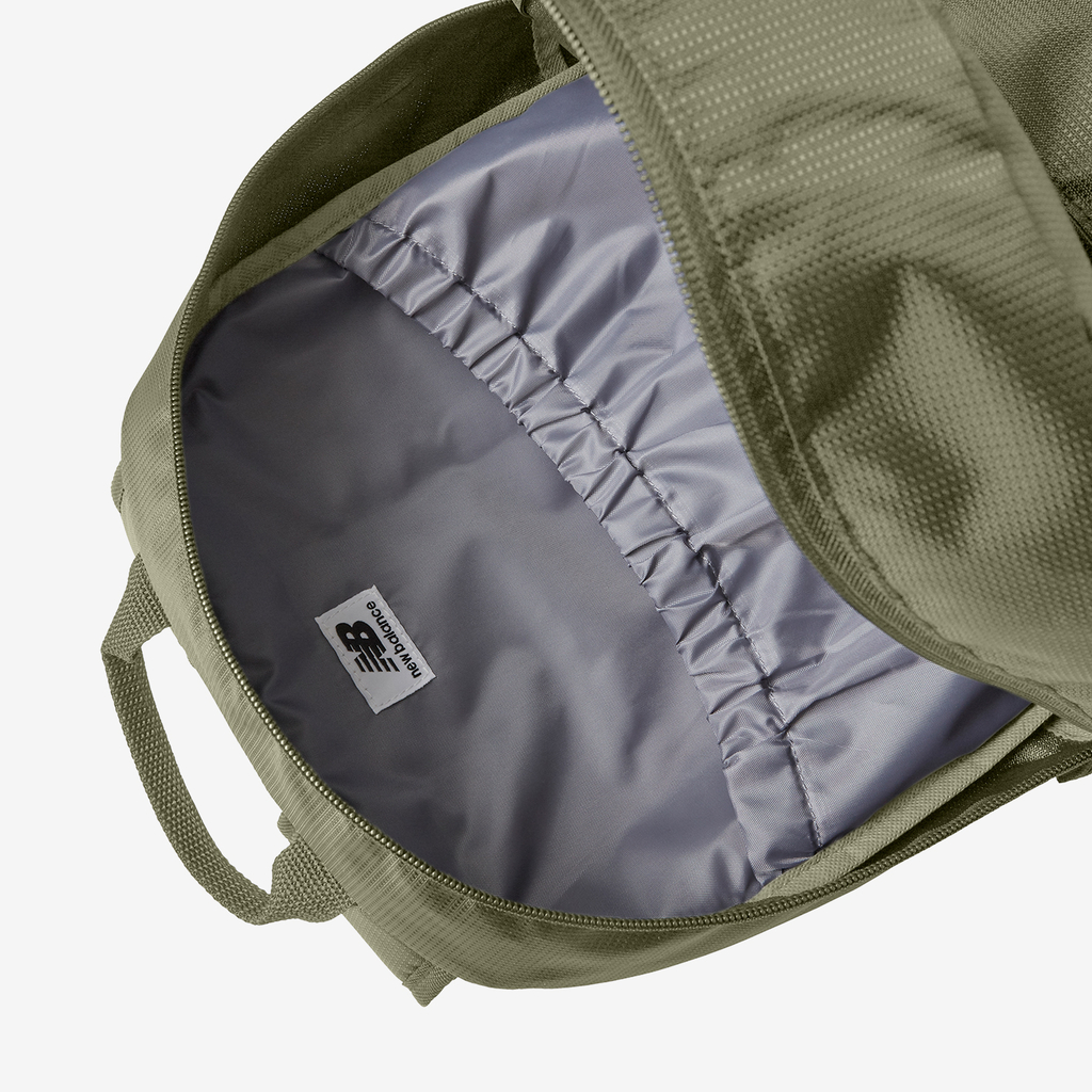 New Balance Opp Core Backpack in GRÜN