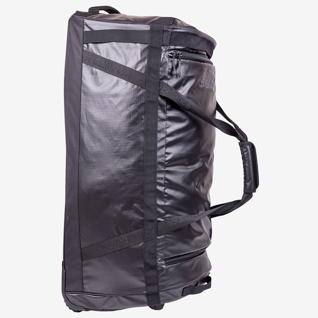 New Balance Pro Players Wheel Duffle in SCHWARZ