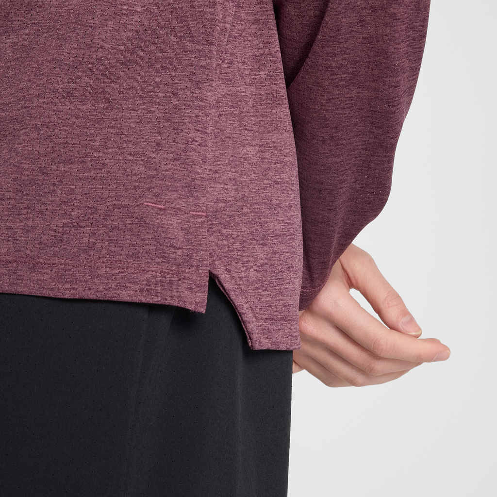 New Balance NB Athletics Run Long Sleeve T-Shirt in VIOLETT