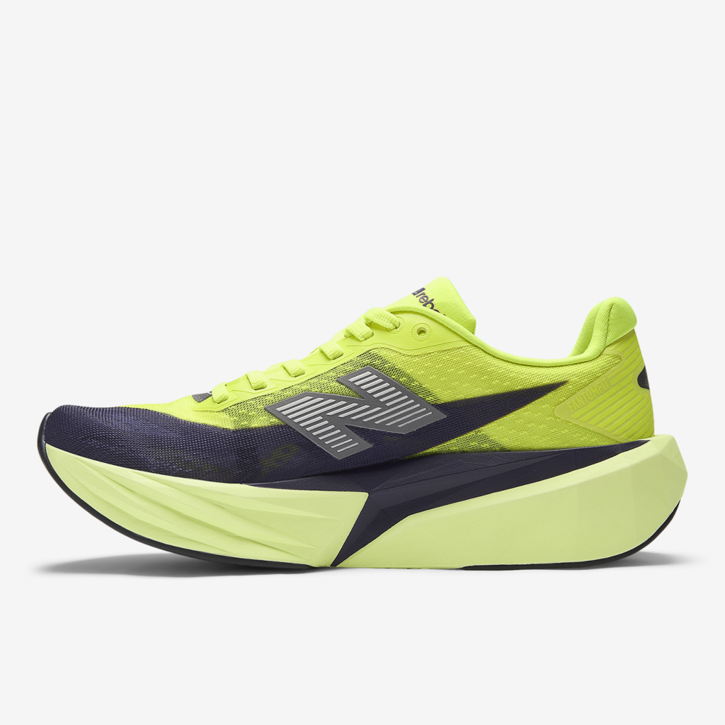 New Balance WFCX3PE FuelCell Rebel v5 Laufschuhe in GRÜN