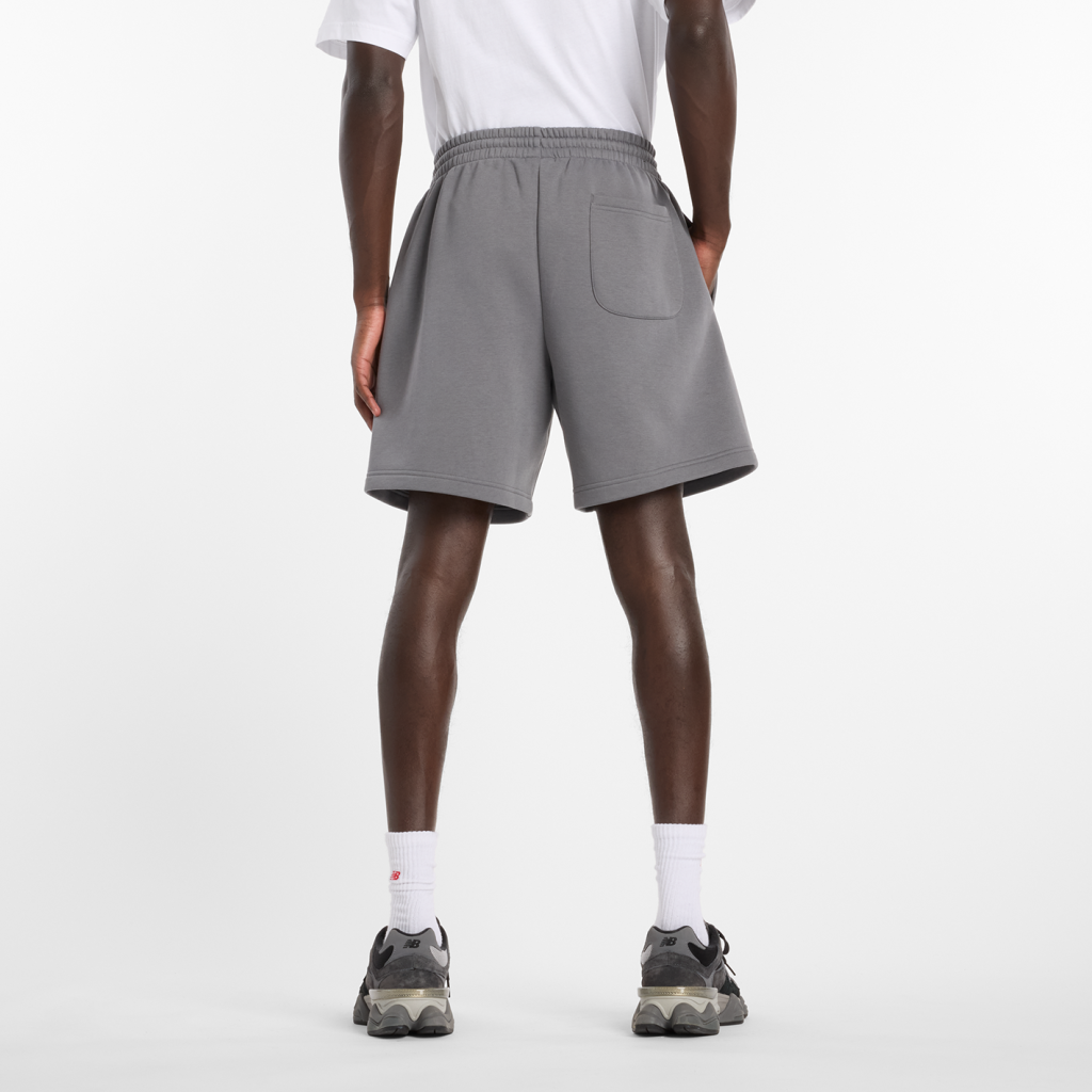 New Balance Reimagined Fleece Short 7" in GRAU