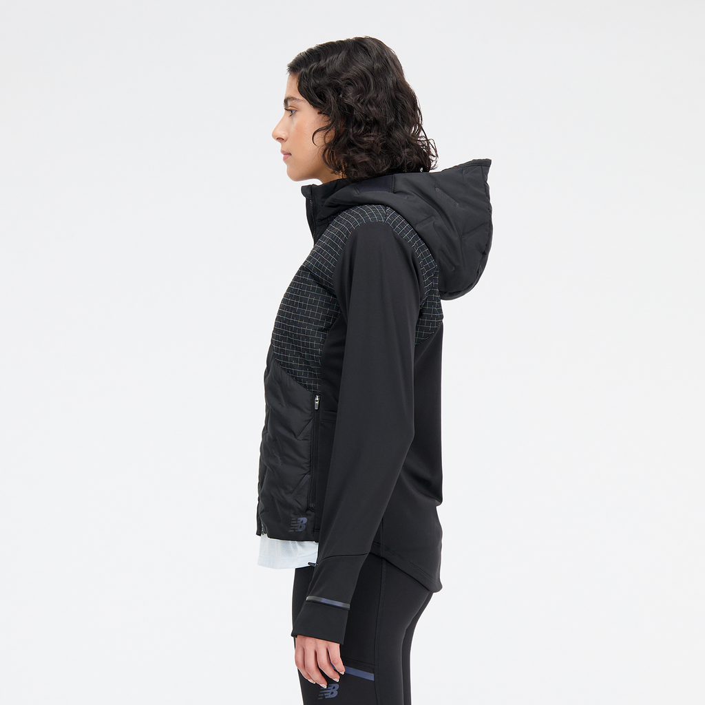 New Balance W Impact Run Luminous Heat Jacket in SCHWARZ