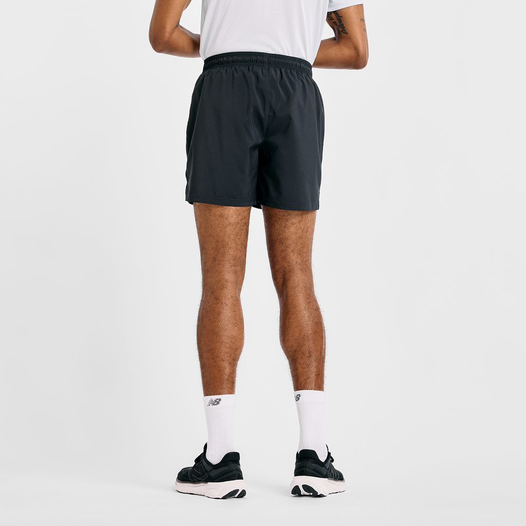 New Balance Sport Short 5" in SCHWARZ