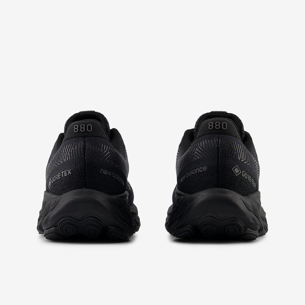 New Balance W 880 GTX v14 Laufschuhe in SCHWARZ