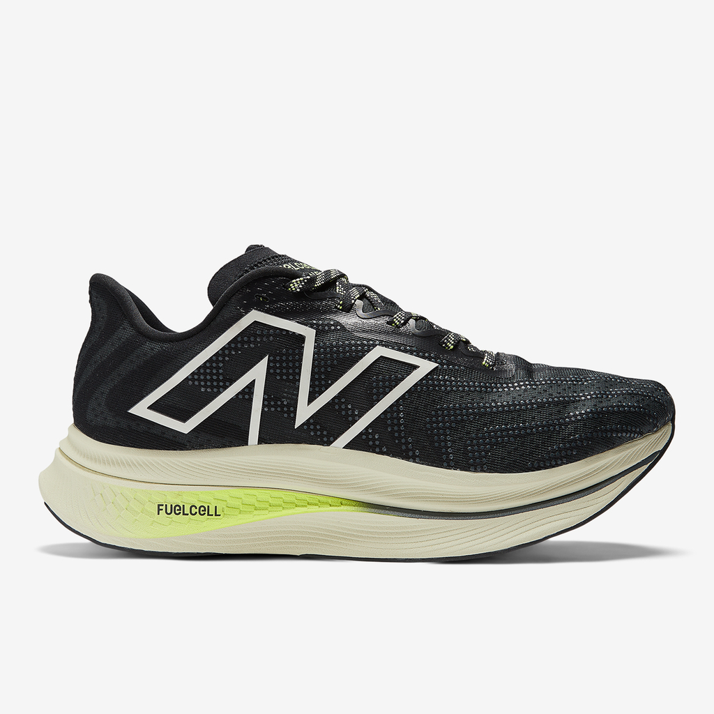 New Balance W SuperComp Trainer v2 Laufschuhe in SCHWARZ