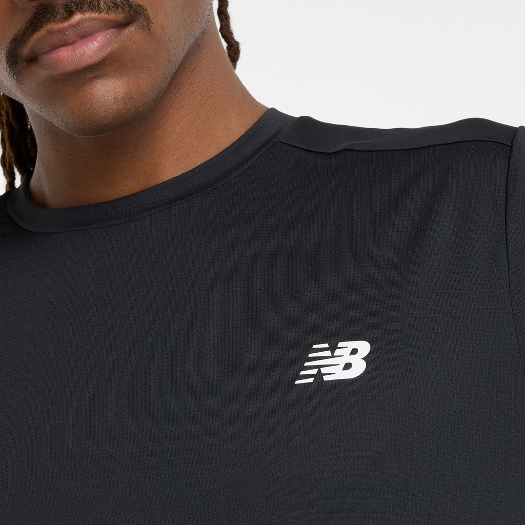 New Balance Sport Long Sleeve Shirt in SCHWARZ