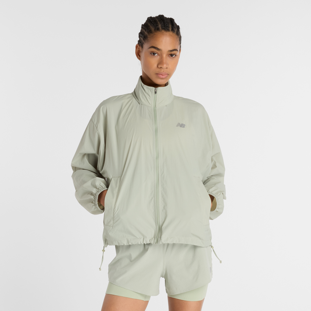 New Balance W NB Athletics Woven Jacket in GRÜN
